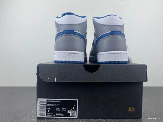 One Kick 1 DO8423- Mid True 3690 Comfortable Blue Cement Jordan 1013